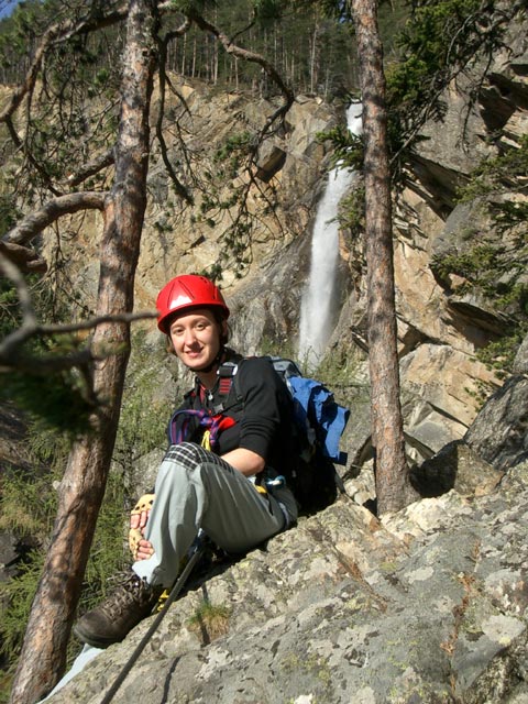 Jubil&auml;ums-Klettersteig: Carmen vor der Querung