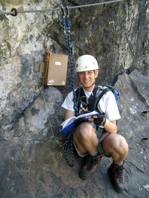 Reinhard-Schiestl Klettersteig: Ich beim Steigbuch