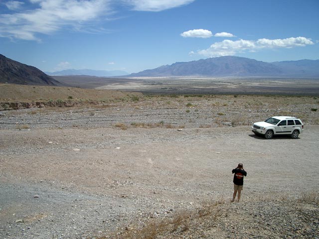 Papa beim Ausgang des Titus Canyon (10. Mai 2005)