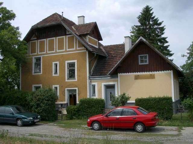 ehemaliges Bahnhofsgeb&auml;ude