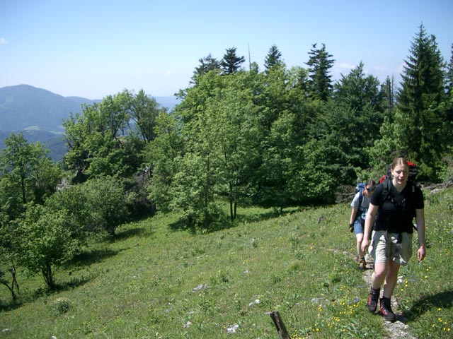 Daniela und Yasmin zwischen Drachenh&ouml;hle und R&ouml;thelstein