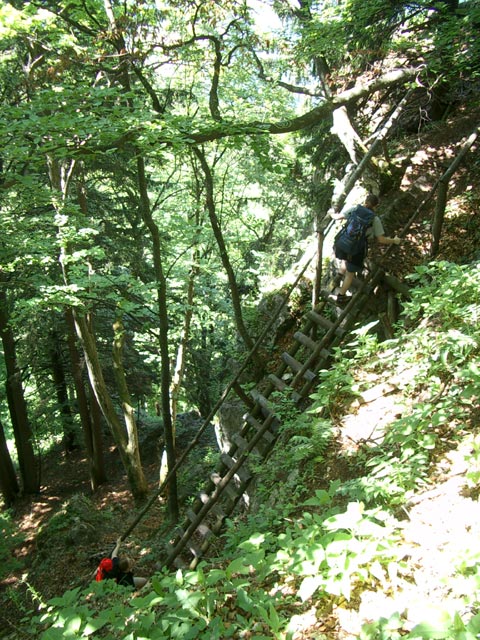 Yasmin und Daniela zwischen Drachenh&ouml;hle und R&ouml;thelstein