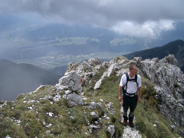 Erich am Freiunger H&ouml;henweg zwischen Ursprungsattel und Freiungst&uuml;rmen (18. Juni)
