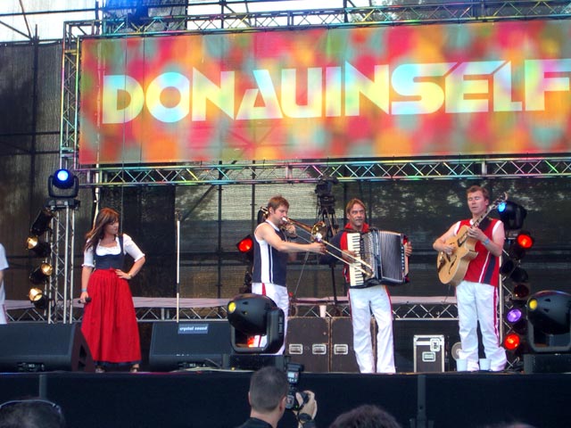 Global Kryner auf der Krone-Festb&uuml;hne (24. Juni)