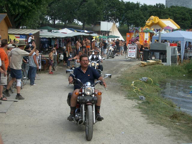 bei der Country-B&uuml;hne (25. Juni)