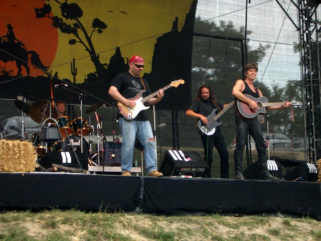 Brandon Wolfe Band auf der Country-B&uuml;hne (25. Juni)