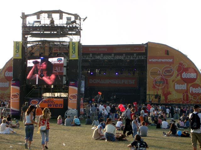 Maria Bill auf der Krone-Festb&uuml;hne (26. Juni)