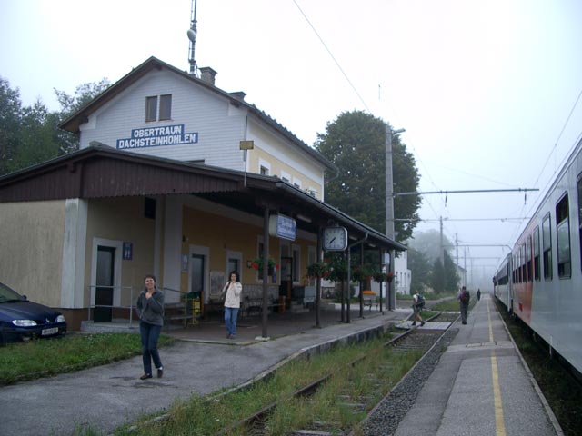 R 3404 im Bahnhof Obertraun Dachsteinh&ouml;hlen (27. Aug.)