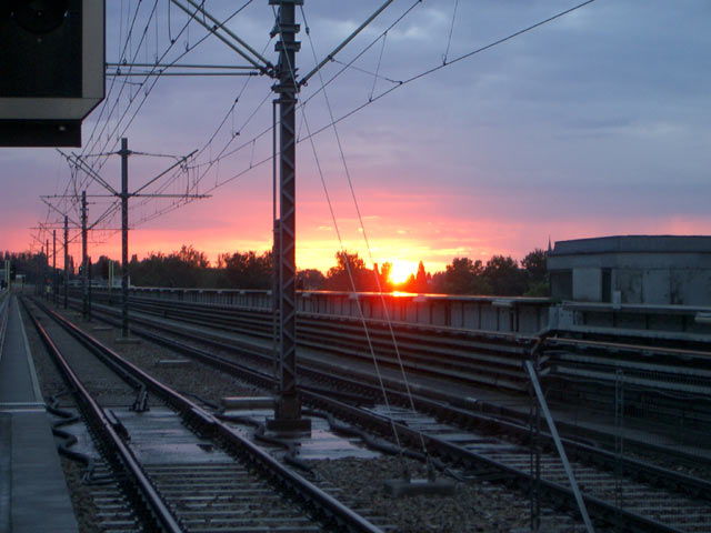 Sonnenaufgang über der Station Handelskai (9. Aug.)