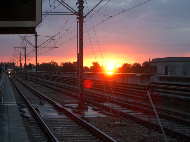 Sonnenaufgang über der Station Handelskai (9. Aug.)