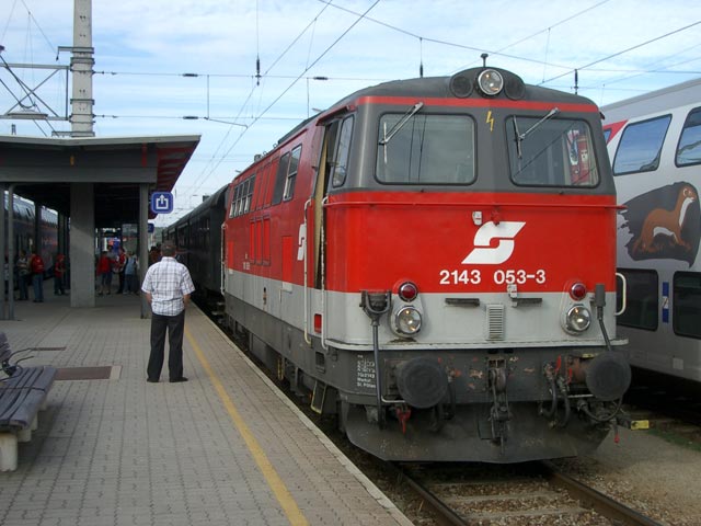 R 16003 'Reblaus-Express' im Bahnhof Retz