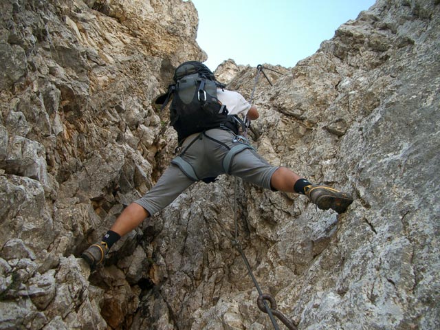 Kaiserj&auml;ger-Klettersteig: Axel in der Schl&uuml;sselstelle