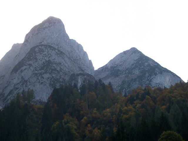 Großer Donnerkogl und Kleiner Donnerkogl von der Seeklausalm aus (9. Okt.)