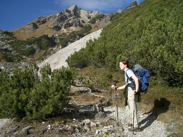 Daniela auf Weg 621 zwischen Latschenhütte und Muttekopfhütte (22. OKt.)