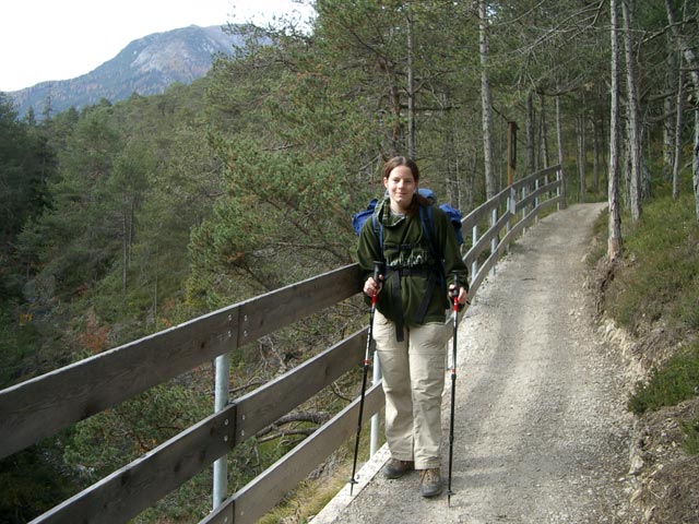 Daniela zwischen Hochimst und der Rosengartlschlucht (23. OKt.)