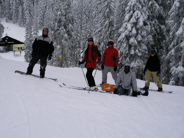Markus, Sonja, Peter, Farayi und Claudia bei der Talstation des 2er Sessellifts Gro&szlig;es Kar