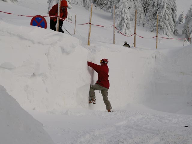 Gudrun und Christoph neben der Blachlbodenabfahrt (31. Dez.)
