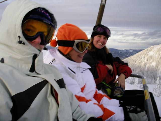 Daniela, Doris und Sonja am 4er Sessellift Leckerplan (31. Dez.)