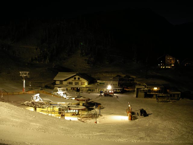 Talstationen der 4er Sessellifte Almlift und H&auml;sing (31. Dez.)