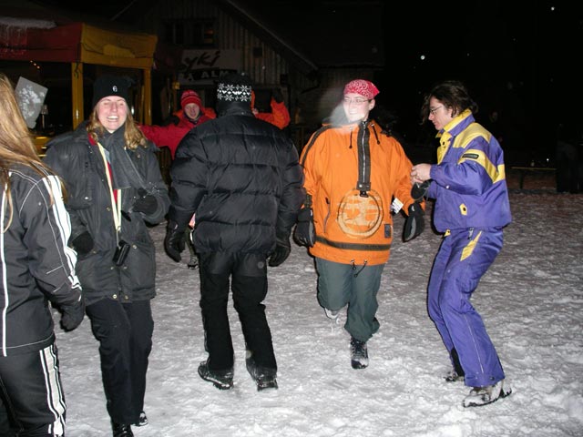 Sonja, Christoph, Andreas, Isabella und Reinhard bei Syki's Schirmbar (31. Dez.)