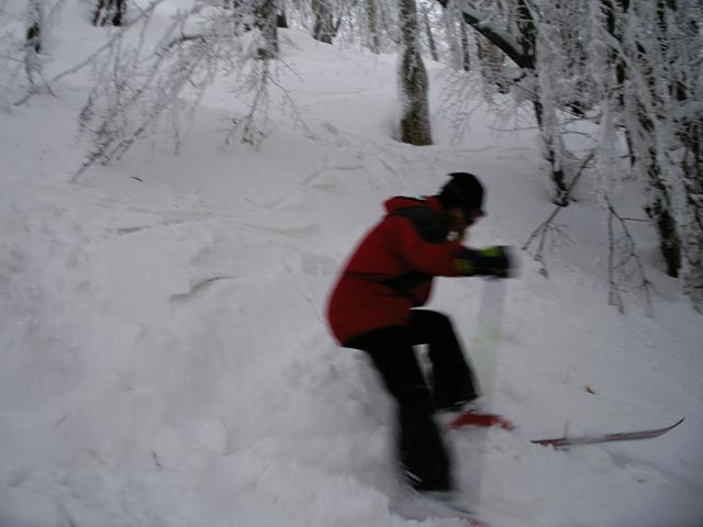 Sonja neben der Bergbahn Lilienfeld