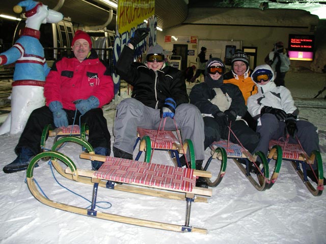 Wolfgang, Matthias, Nadja, Andrea und Daniela bei der Bergstation der Zau[:ber:]g Kabinenbahn