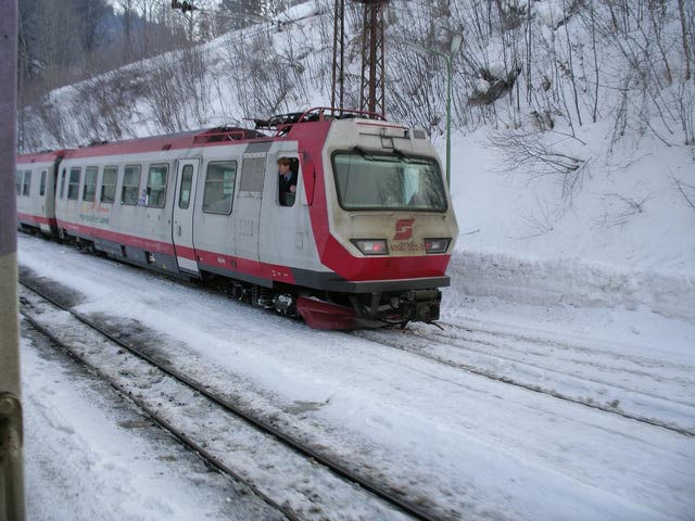 4090 002-9 als R 6830 im Bahnhof Laubenbachmühle