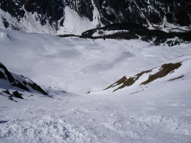 zwischen Piste 32 und Piste 35 (20. Apr.)