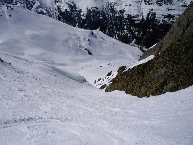 zwischen Piste 14a und Piste 14b (20. Apr.)