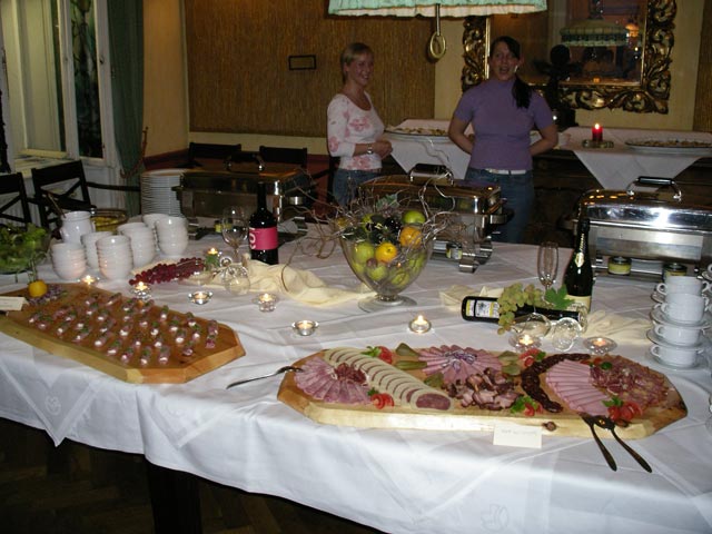 Petra und Alexandra im 'Living Room'