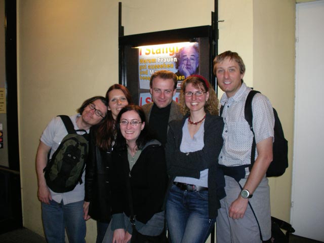 Reinhard, Marion, Isabella, Andreas, Sonja und ich im Kabarett Niedermair (10. Apr.)