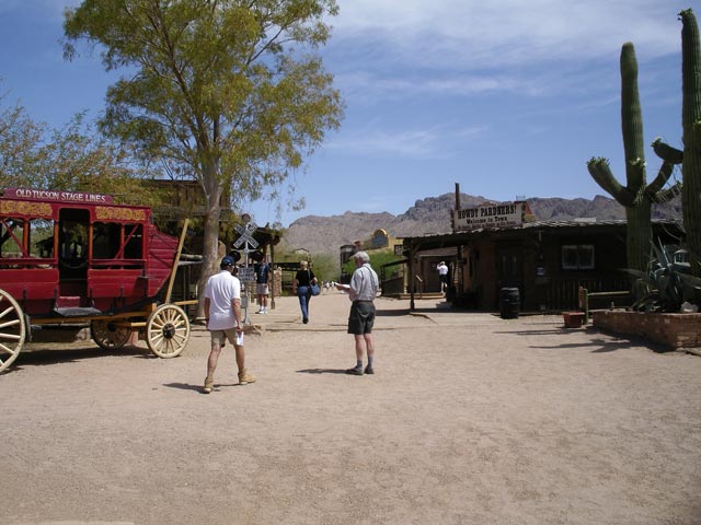 Papa und Herwig in den Old Tucson Studios (14. Mai)