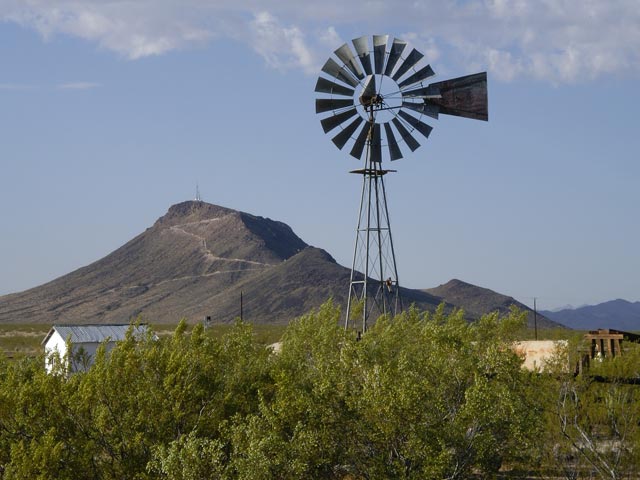 Goffs Butte von Goffs aus (18. Mai)