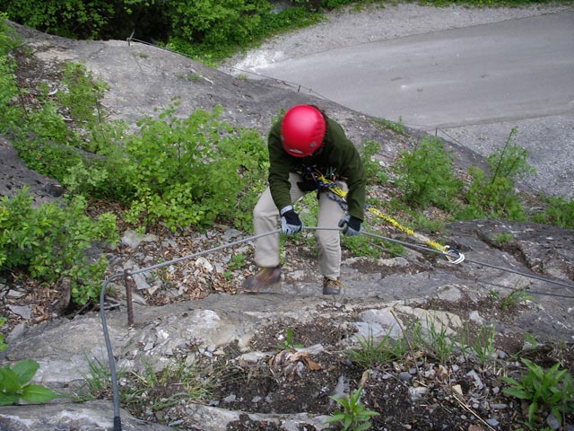 Raiffeisen Klettersteig: Daniela auf der rechten Seite