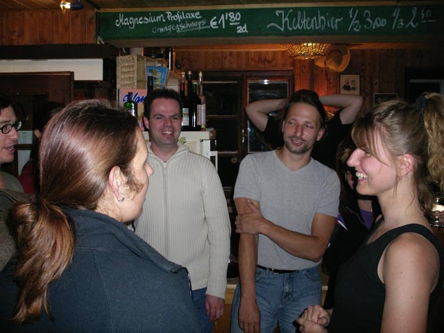 Reinhard, Marion, Jürgen, Franz und Sonja im Hubertushaus, 946 m