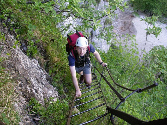 Alpenvereinssteig: Christoph auf der dritten Leiter