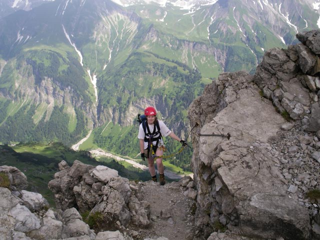 Daniela am Mindelheimer Klettersteig zwischen 1. Schafalpenkopf und 2. Schafalpenkopf (1. Juli)