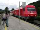 2016 013-1 mit R 6563 'Erlebniszug Zauberberge' im Bahnhof Gutenstein