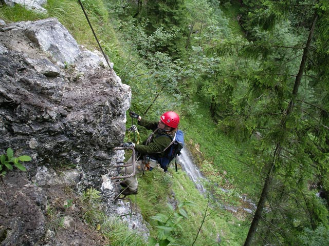 Klettersteig Postalmklamm: Daniela in der Karstquellenwand