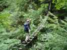 Klettersteig Postalmklamm: Daniela auf der Seufzerbrücke