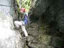 Klettersteig Postalmklamm: Daniela im Schwarzen Loch