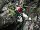 Klettersteig Postalmklamm: Daniela im Gatt-Sprung