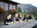 Daniela, Christoph, Gudrun, Caroline und Petra auf der Gowilalmhütte, 1.375 m (18. Aug.)