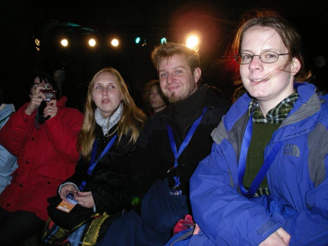 Ulrike, Regina, Markus und Daniela in der Burg Kreuzenstein, 266 m