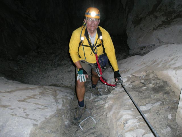 Klettersteig Gauablickhöhle: Axel in der Gauablickhöhle