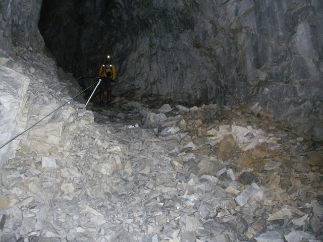 Klettersteig Gauablickh&ouml;hle: Axel in der Gauablickh&ouml;hle