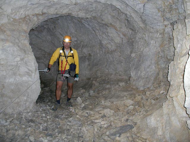 Klettersteig Gauablickh&ouml;hle: Axel in der Gauablickh&ouml;hle