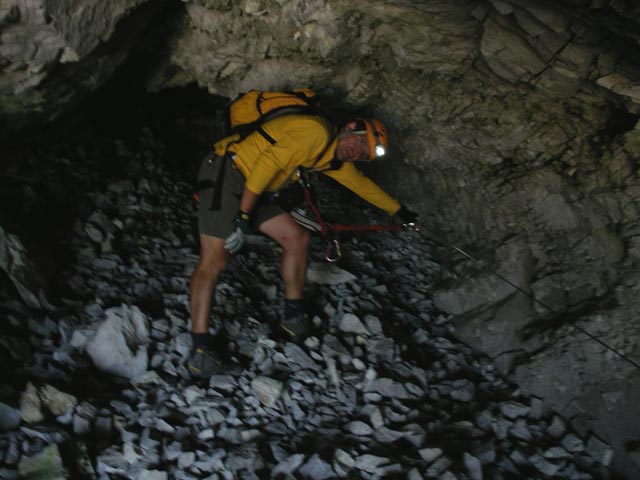 Klettersteig Gauablickh&ouml;hle: Axel in der Gauablickh&ouml;hle