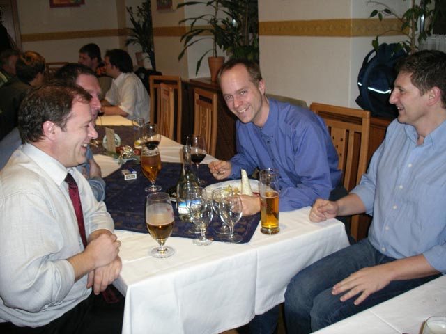 Franz, Florian und Andreas im Gasthaus M&ouml;slinger