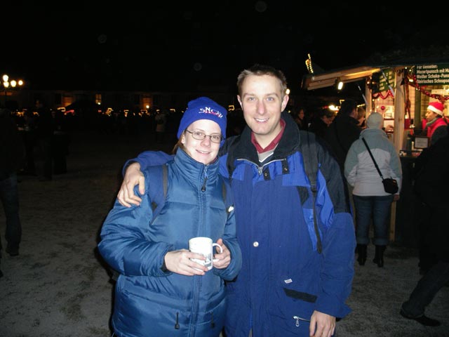 Daniela und ich im Kultur- und Weihnachtsmarkt Schlo&szlig; Sch&ouml;nbrunn